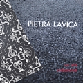 la pietra lavica maiolicata per rivestire pavimenti o pareti, trova applicazione anche e soprattutto per i top in cucina