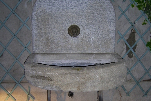 CAMPI EDILIZIA SNC - Materiali edili di recupero per restauri e ristrutturazioni manufatti in pietra,elementi architettonici - 1