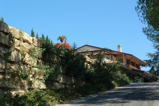 gorietti srl - La Pietra di Pianello blocchi scenografici per giardini e da scogliera - 1