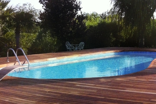 Bordo piscina,l